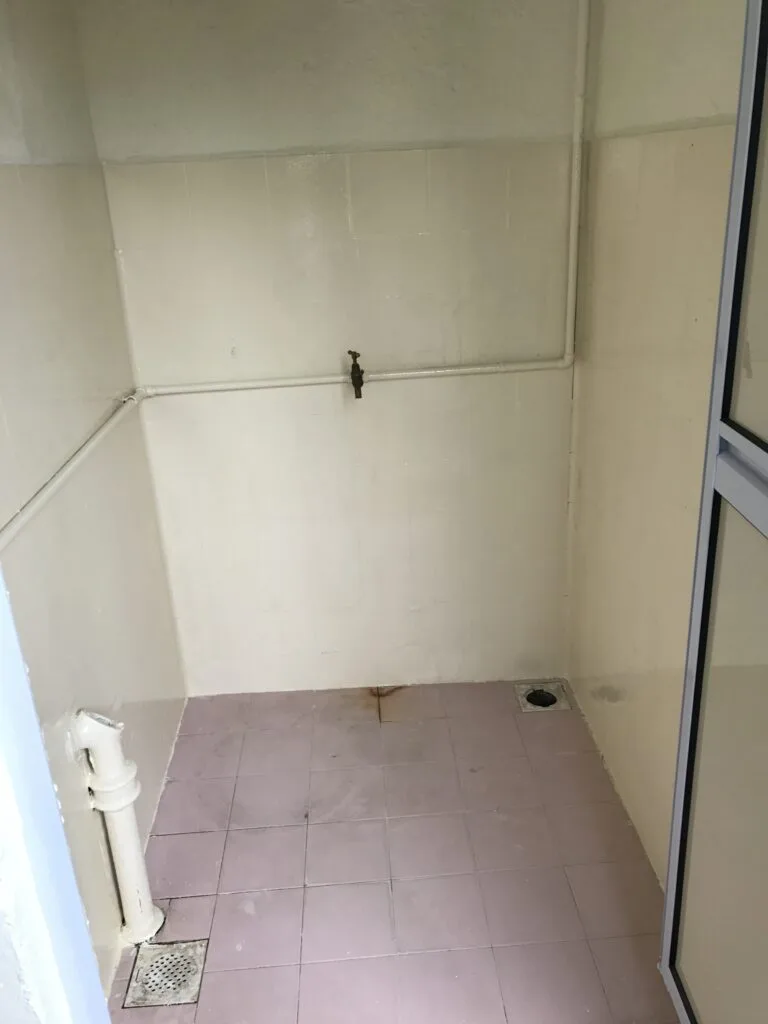 After: Wall tiles epoxy
